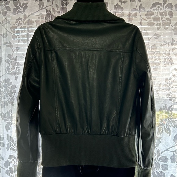 Men's Green Leather Jacket - Picture 2 of 7